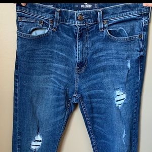 Hollister Jeans W32 L34. Lightly worn. Classic